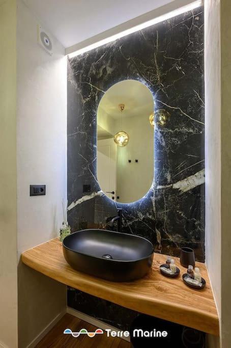 Under Bridge, Terremarine Apartment Специя Екстериор снимка