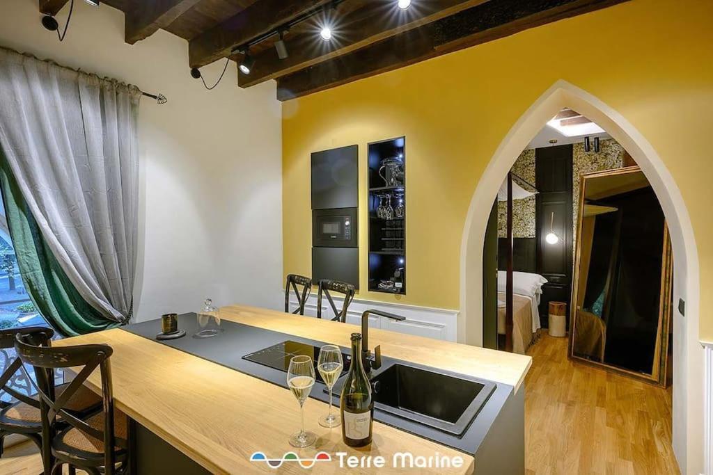 Under Bridge, Terremarine Apartment Специя Екстериор снимка